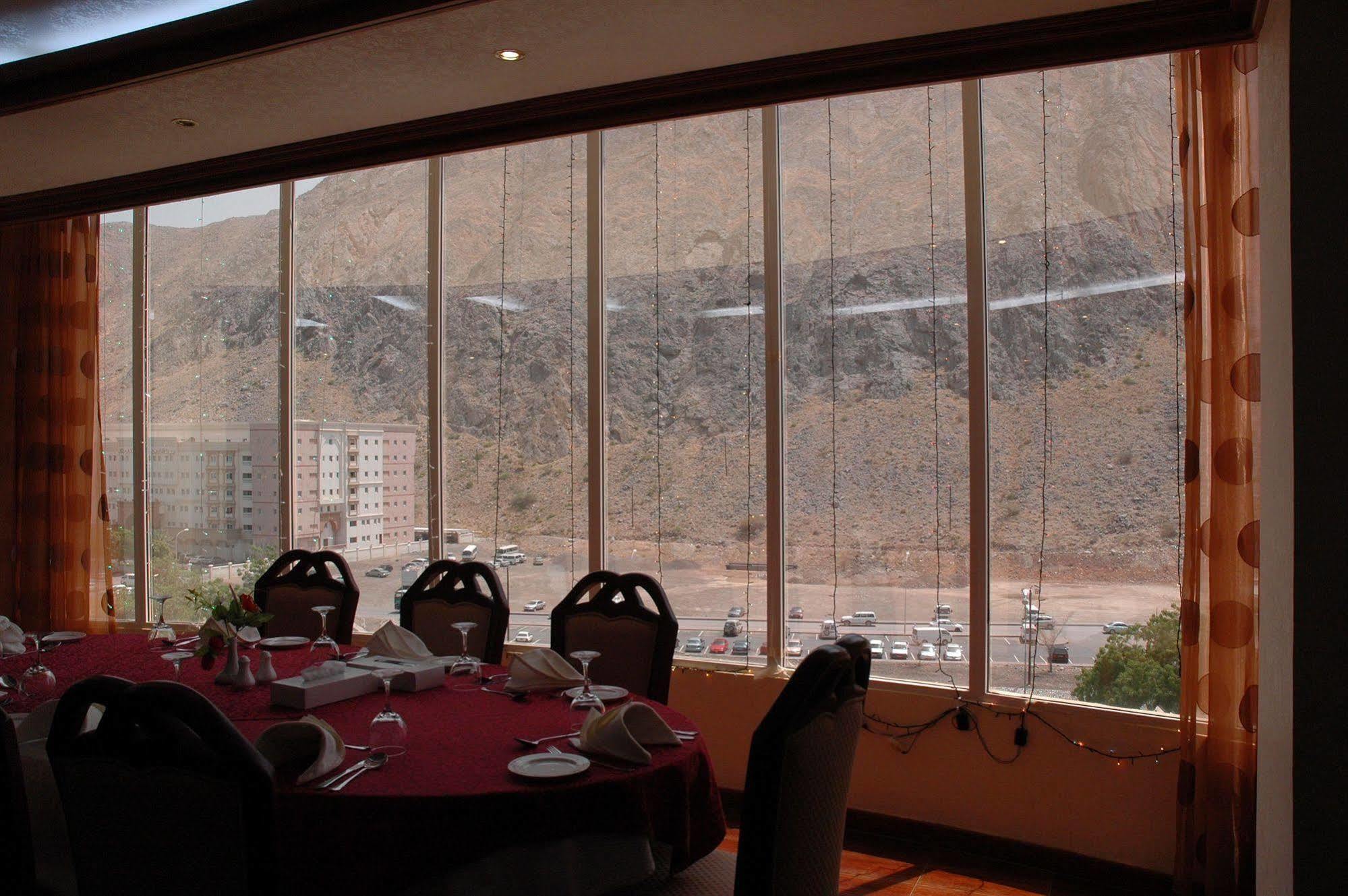 Golden Oasis Hotel 2*