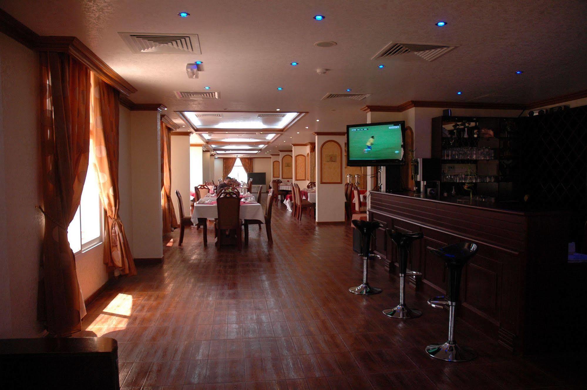 Golden Oasis Mascate