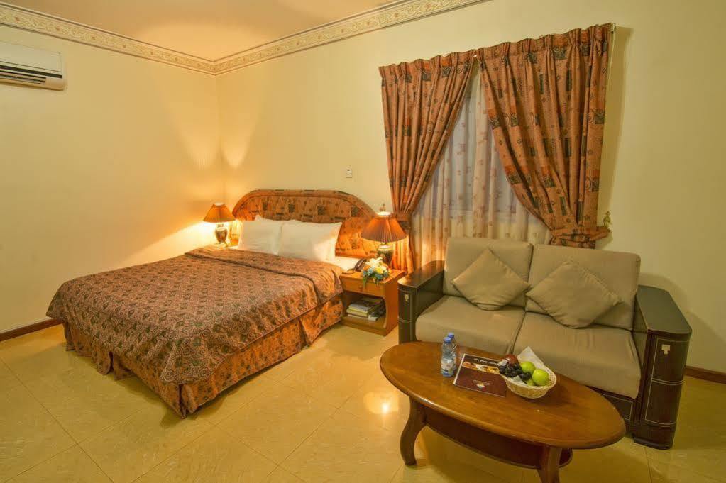 Hotel Golden Oasis