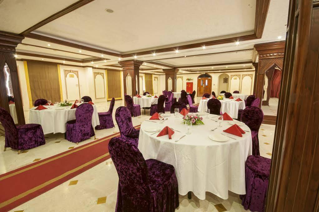 Hotel Golden Oasis